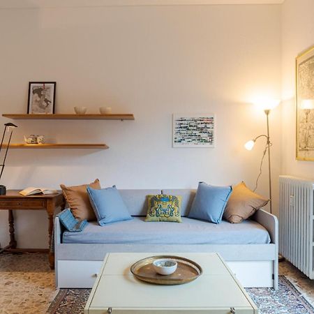 Lovely & Quiet Apartment - With Balcony & Parking Côme Esterno foto
