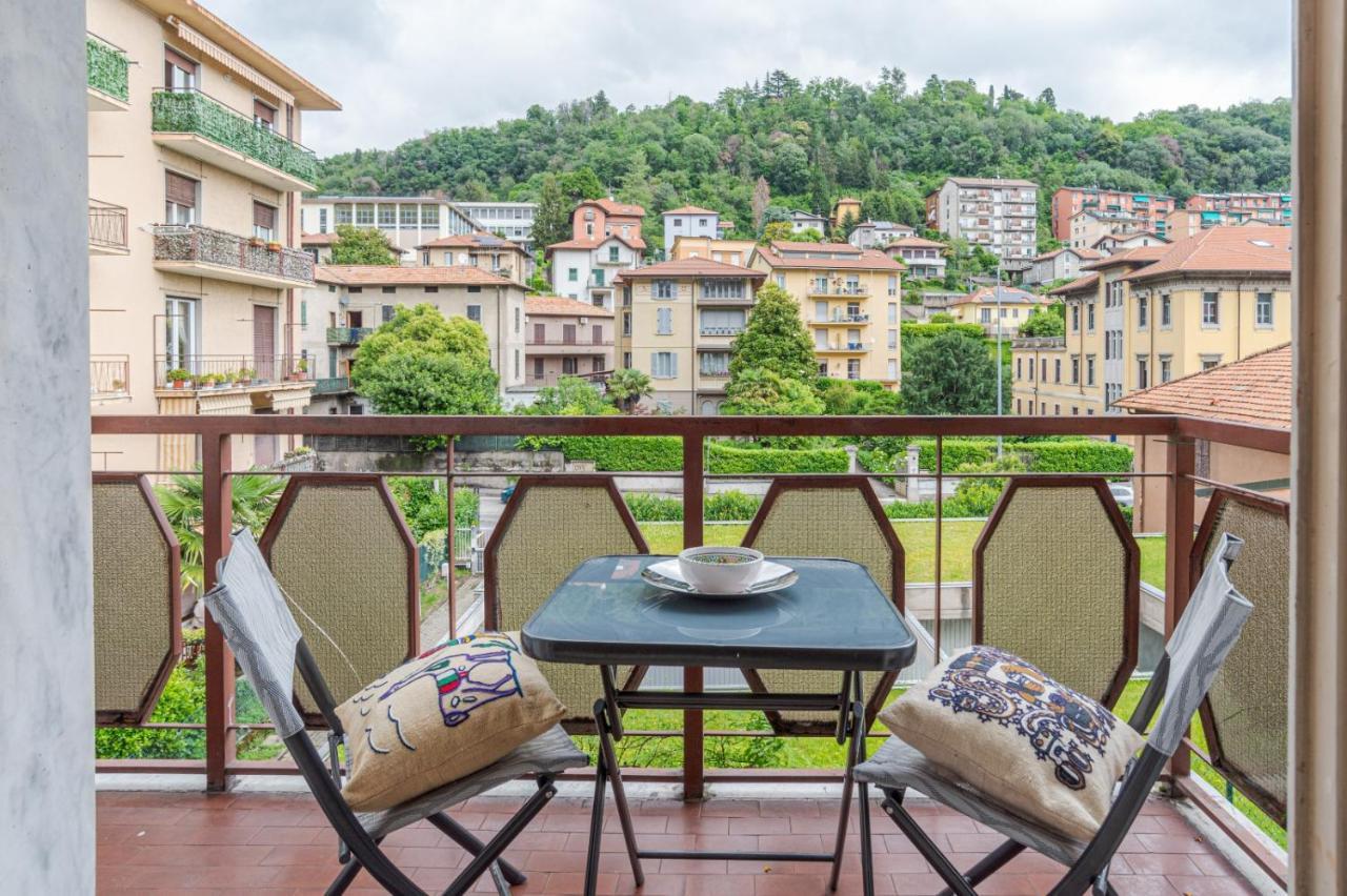 Lovely & Quiet Apartment - With Balcony & Parking Côme Esterno foto